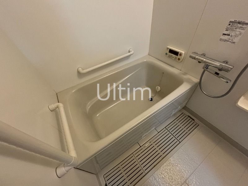 バス・シャワールーム　※別のお部屋の写真です
