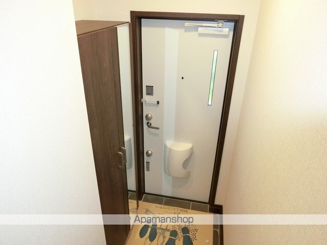滝沢市 2階建 築2年の玄関写真