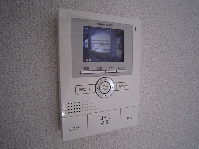 セキュリティ　●来訪者が確認できるモニターホン付き！