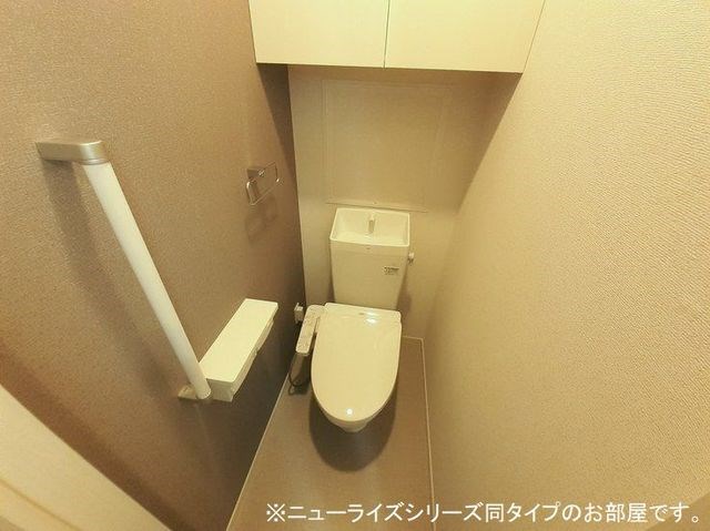トイレ　※同タイプのお部屋の画像になります。