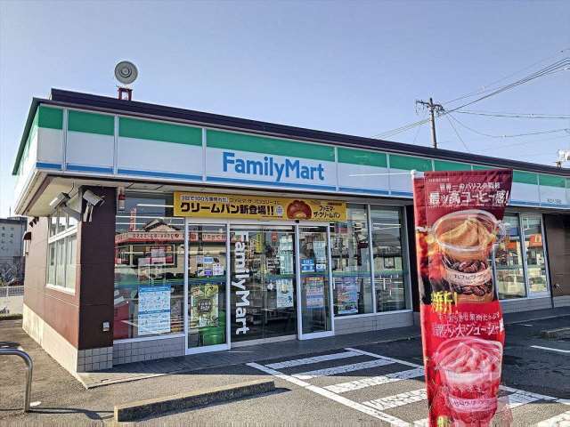 コンビニ　ファミリーマート知立八ツ田店（コンビニ）まで402m