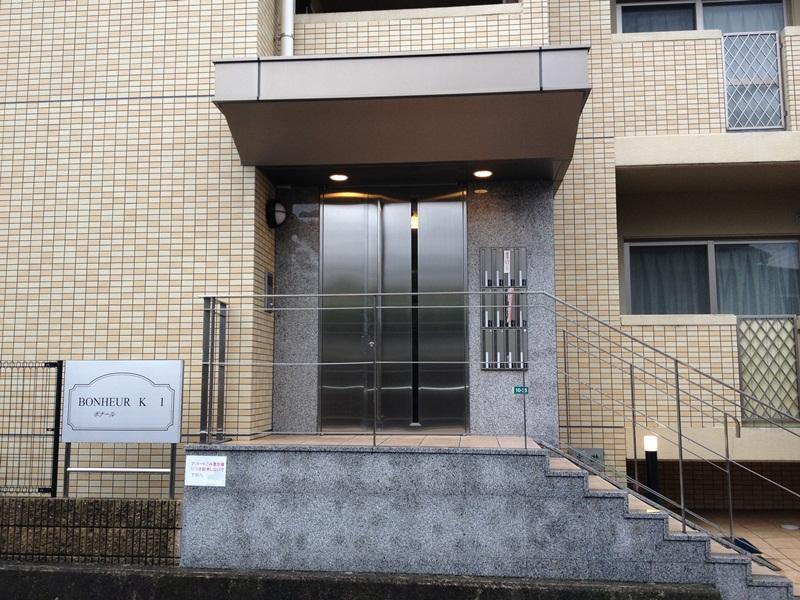 エントランス　オートロック付きのエントランスです♪