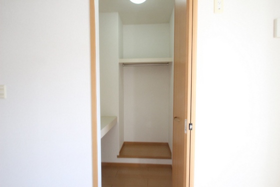 収納　※別部屋の写真です