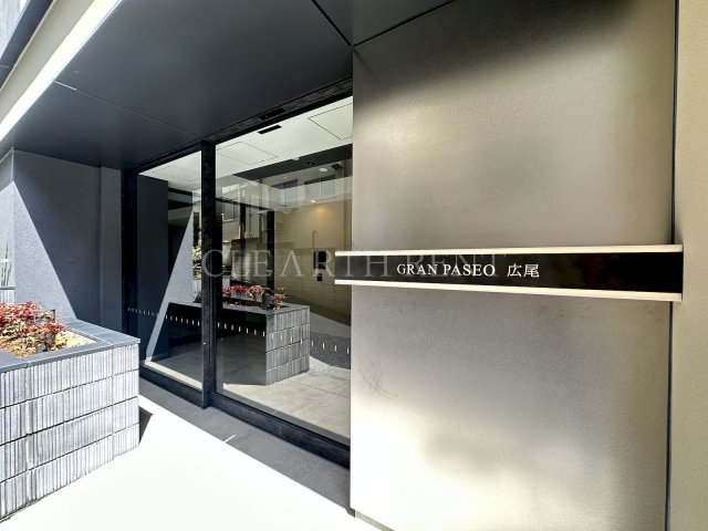 エントランス　直接の管理会社/仲介手数料無料+敷金礼金ナシ