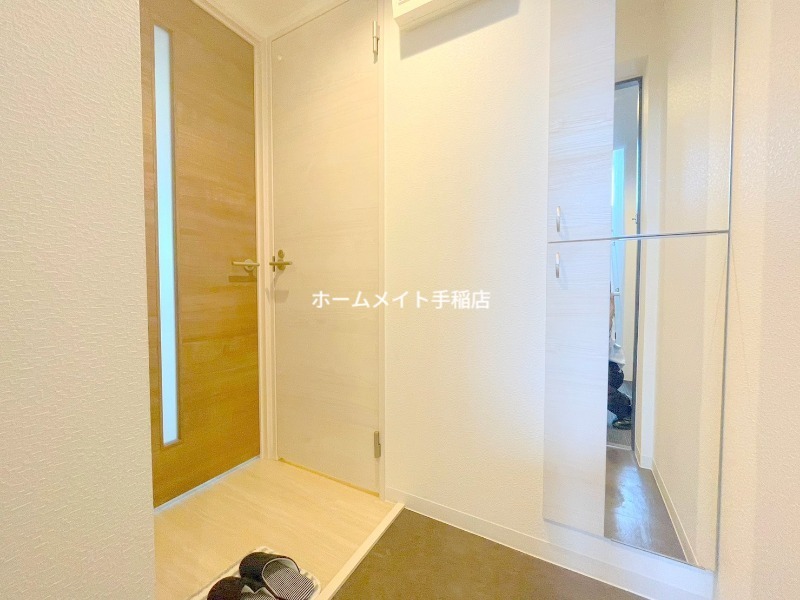 エントランス　玄関スペース、シューズボックス付きです♪