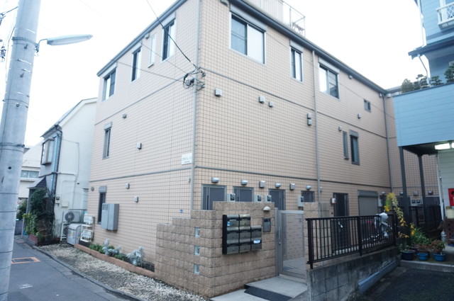 建物外観　防犯が気になる方におすすめのオートロック付です！