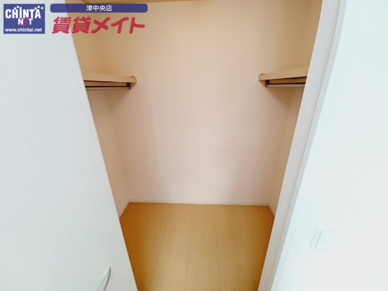収納　同型参考写真