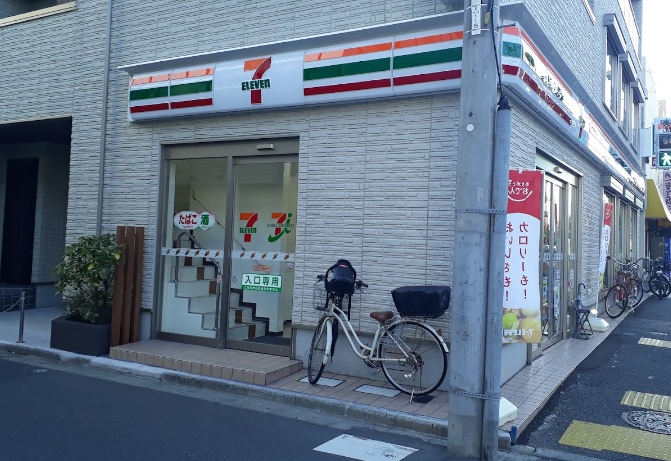 コンビニ　セブンイレブン江東西大島駅西店（コンビニ）まで77m