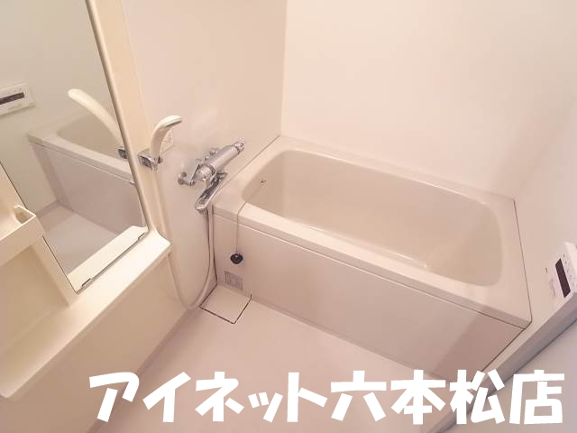 バス・シャワールーム　1日の疲れを癒しましょう。
