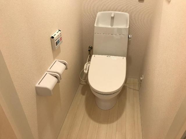 トイレ　シャワー付トイレ