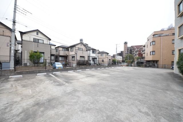 駐車場　ース