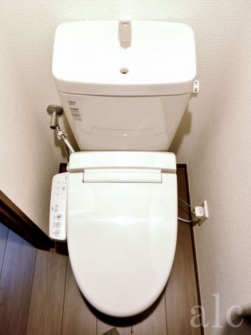 トイレ　※別部屋参考写真