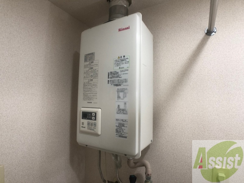 その他設備　給湯器は簡単操作で温度調整ができますよ。