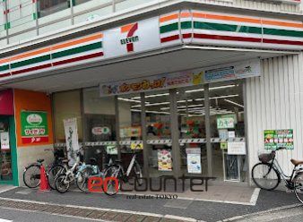 コンビニ　セブンイレブン足立綾瀬3丁目店（コンビニ）まで90m