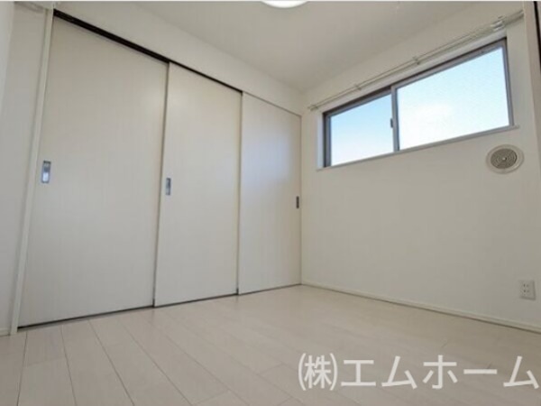 その他部屋・スペース　間取図　ＬＤＫ9.9帖　洋室4.0帖　脱衣洗面所　バルコニー