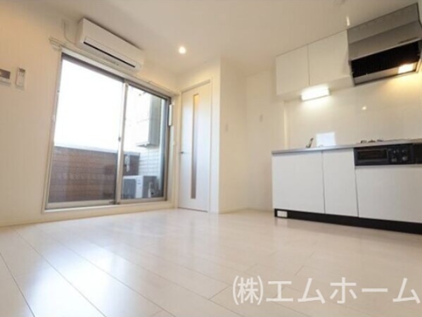 居室・リビング　間取図　ＬＤＫ9.9帖　洋室4.0帖　脱衣洗面所　バルコニー