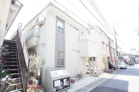建物外観　向ヶ丘遊園駅から徒歩７分の立地です☆