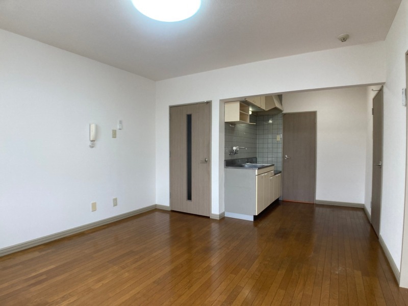 居室・リビング　広くてキレイなお部屋が広がっていて、充実した生活が送れそう。
