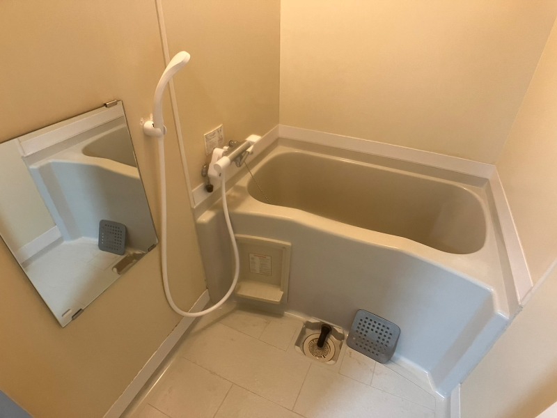 バス・シャワールーム　疲れを癒すには湯船でゆっくりするのが良いですよ。