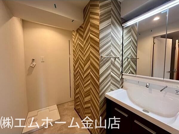 洗面設備　脱衣所　独立洗面化粧台　室内洗濯機置き場