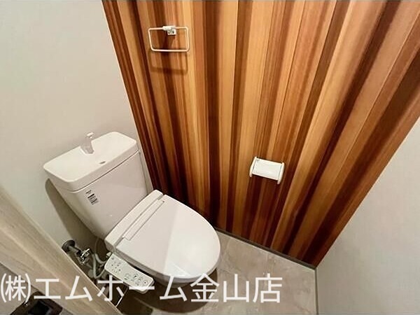 トイレ　温水洗浄便座付トイレ