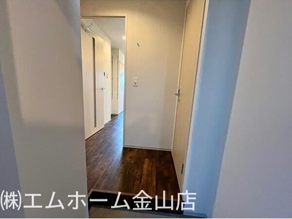 玄関　玄関　シューズインクローク付