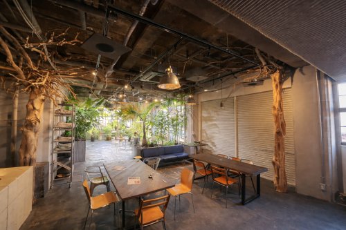 飲食店　roots（飲食店）まで214m