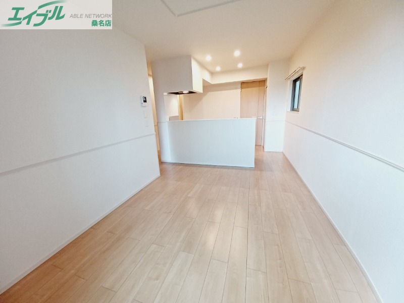 居室・リビング　別部屋反転参考写真です