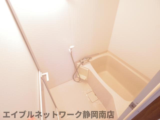 バス・シャワールーム　同イメージ反転