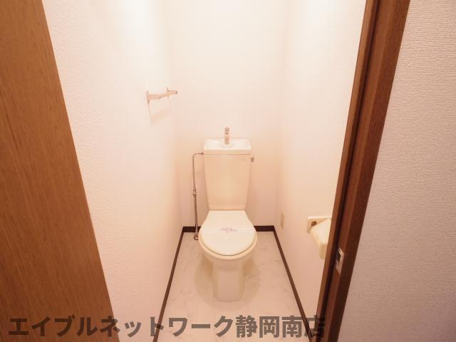 トイレ　同イメージ反転（温水洗浄便座付き）