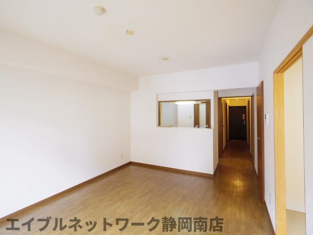 居室・リビング　同イメージ反転