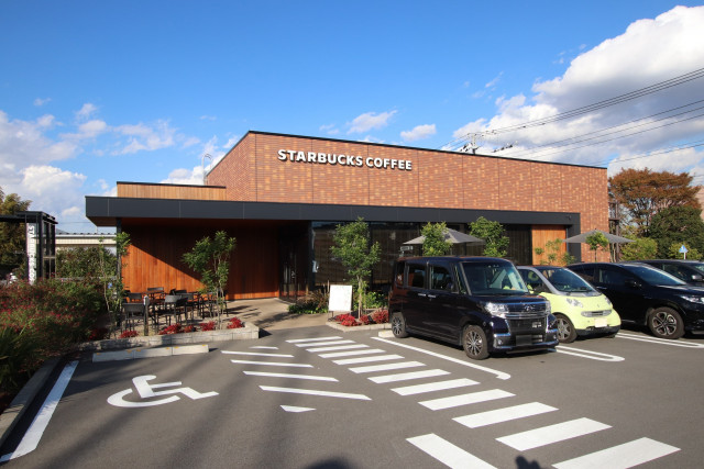 飲食店　スターバックスコーヒー藤沢菖蒲沢（飲食店）まで650m