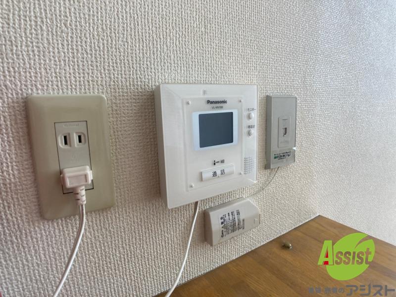 セキュリティ　ＴＶモニター付インターホンです。来客者の顔が見えるので安心！