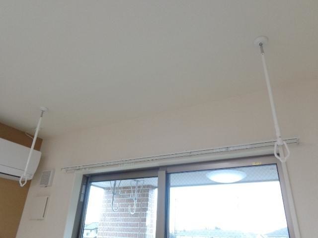 その他設備　室内物干し