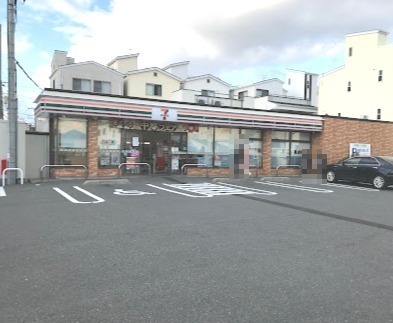 コンビニ　セブン-イレブン 摂津鳥飼西２丁目店（コンビニ）まで1069m