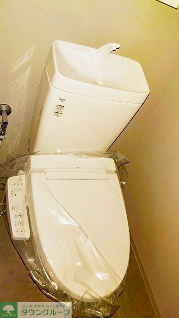 トイレ　※写真は同タイプ住戸です。