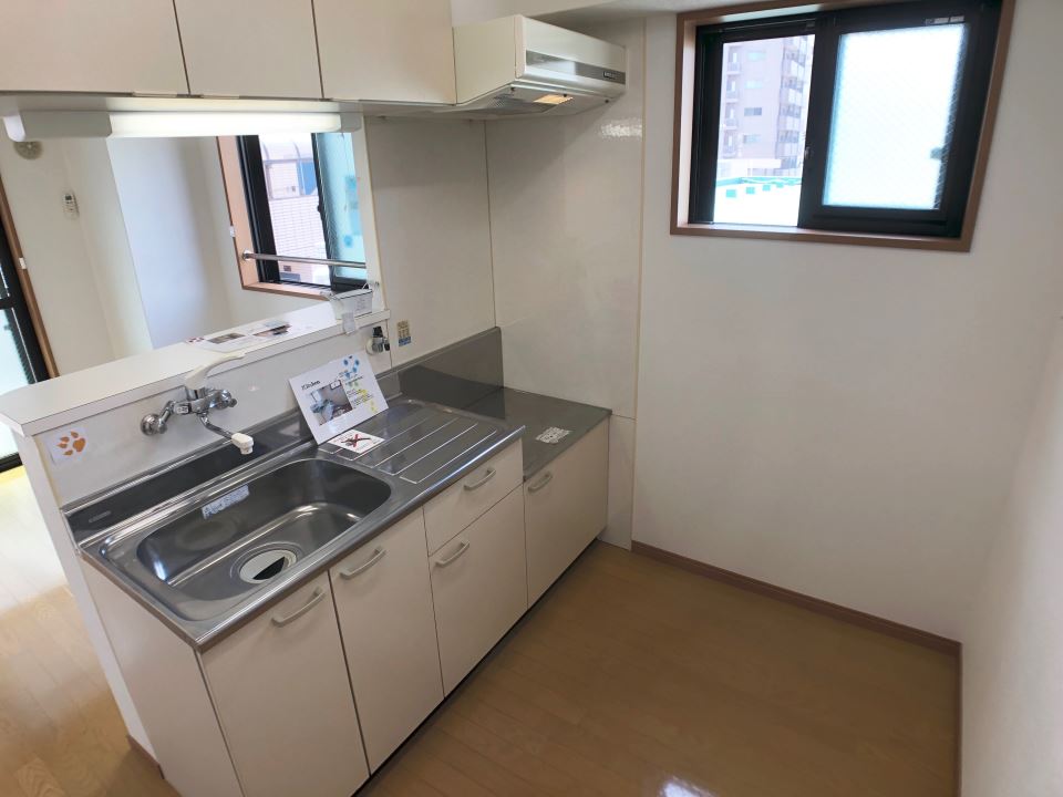キッチン　調理スペース有、対面キッチンです