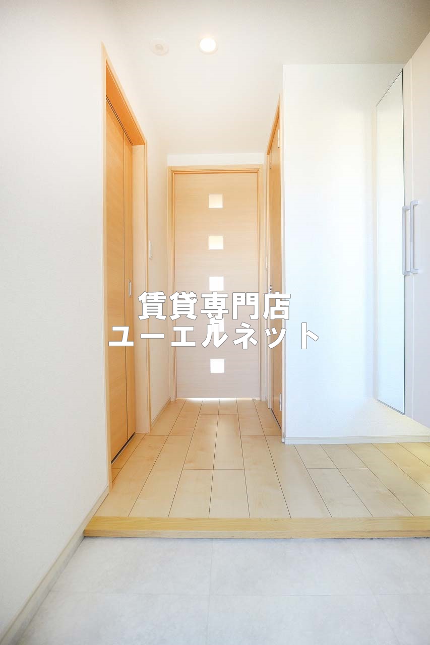 玄関　住まいの顔ともなる玄関
