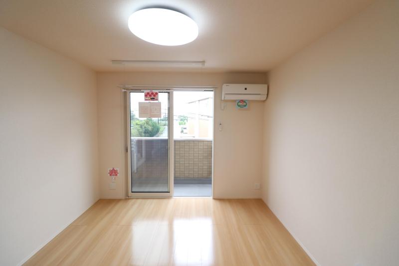 その他設備　エアコンと室内物干し