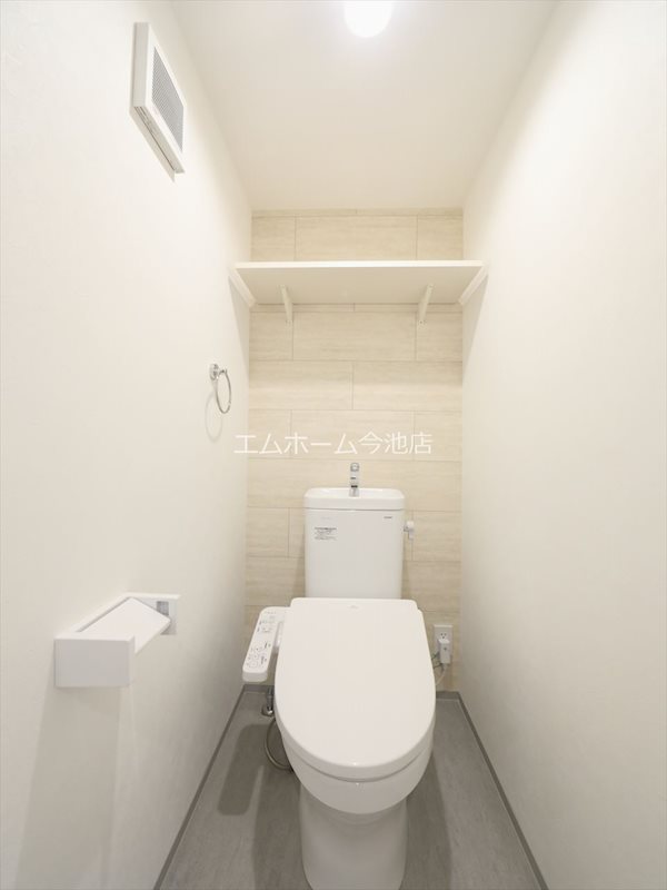 トイレ　温水洗浄便座付トイレ　同仕様写真