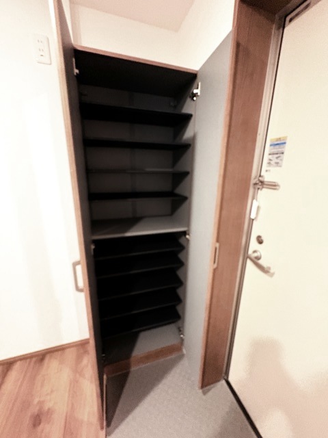 PUERTA東門前の内装写真
