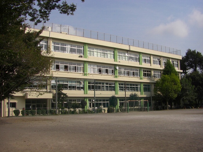 小学校　小平市立小平第三小学校（小学校）まで1111m