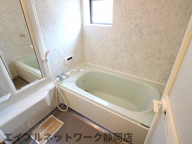 バス・シャワールーム　お風呂です