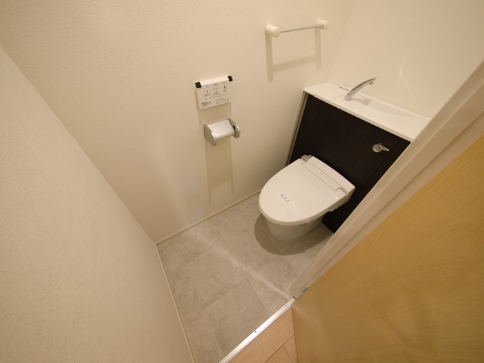地下鉄東西線 西大路御池駅 徒歩13分 5階建 築10年のトイレ写真