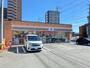 コンビニ　セブンイレブン 津市久居駅前店（コンビニ）まで93m