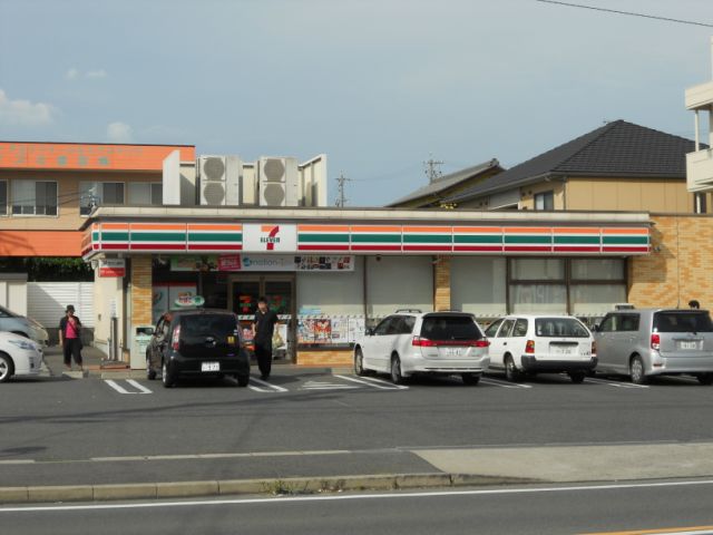 コンビニ　セブンイレブン（コンビニ）まで340m