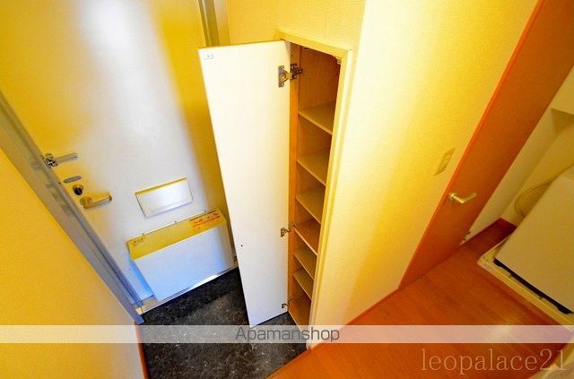 レオパレス広町の玄関写真