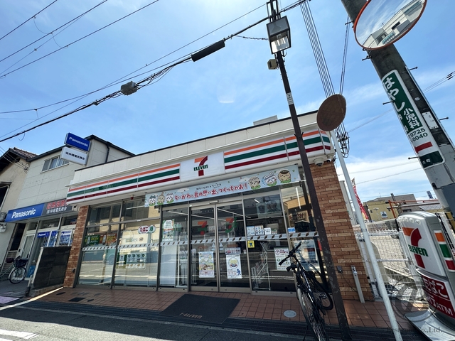 コンビニ　セブンイレブン北信太東口店（コンビニ）まで813m
