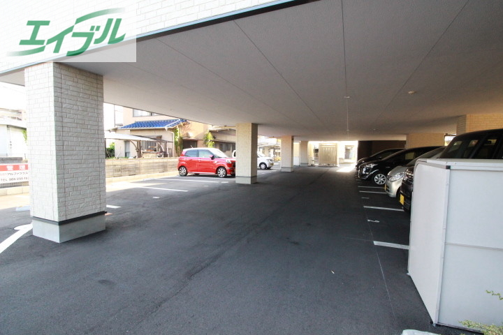 駐車場　駐車場