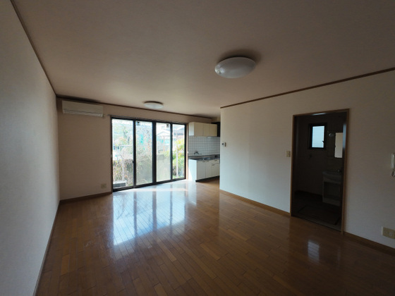 居室・リビング　※別部屋の写真です